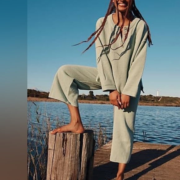 NWOT, ❤ , Free People Beach. "Hailee sweater - Picture 16 of 16